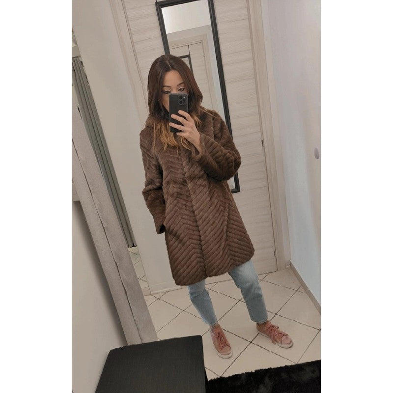 Cappotto con cappuccio in eco pelliccia