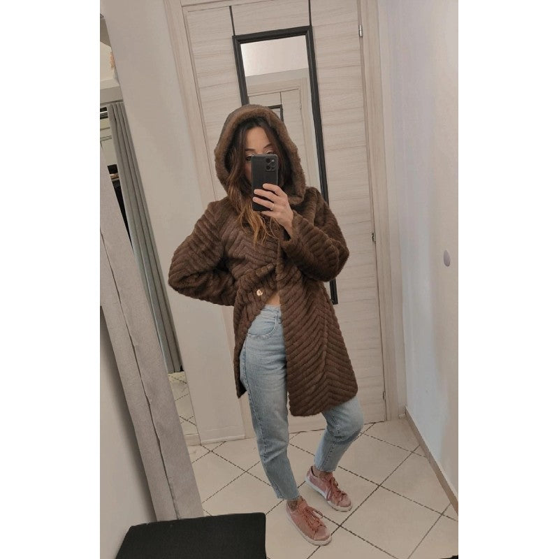 Cappotto con cappuccio in eco pelliccia