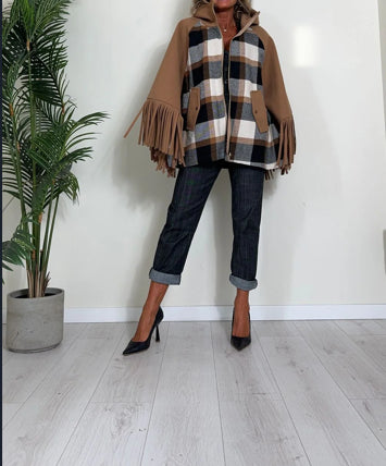 Cappotto con cappuccio e frange CELLOFUN