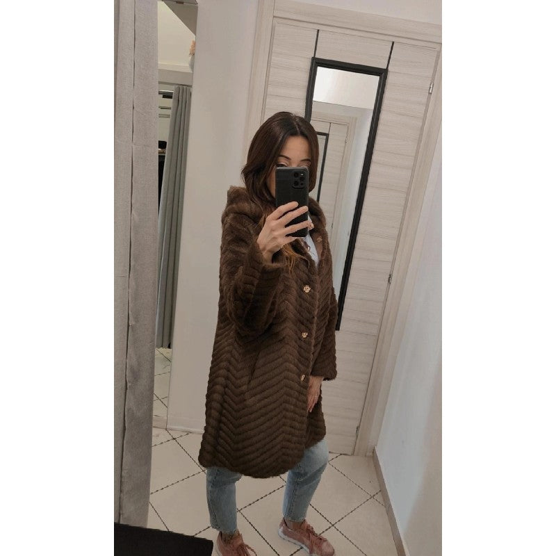 Cappotto con cappuccio in eco pelliccia