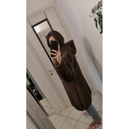 Cappotto con cappuccio in eco pelliccia